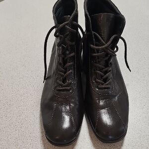 Carel Paris Made In ITALY Dark Brown Leather Lace Up Boots. Size 39.5. (9)